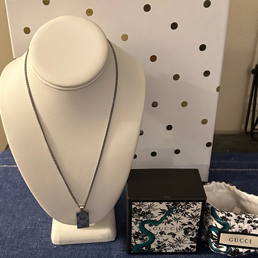 EUC GUCCI Ghost SILVER Necklace - Picture 4 of 9